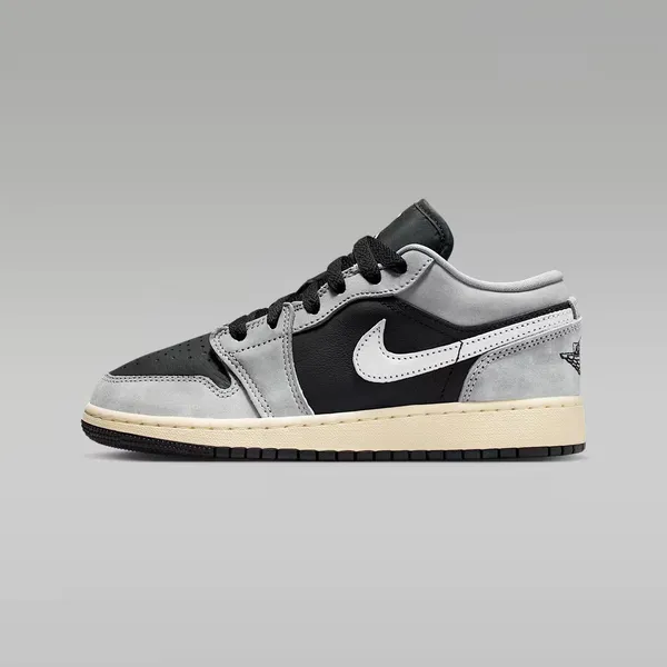 Nike Air Jordan 1 Low - GS - Light Smoke Grey - Maat EU 38.5 Wit — vergelijk prijzen bij 1 winkel