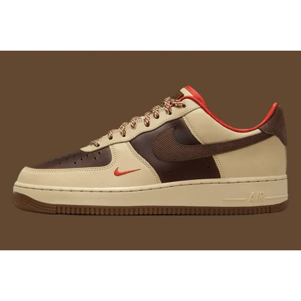 Nike AIR FORCE 1 07 LT BRITISH TANGO CACAO — vergelijk prijzen bij 1 winkel