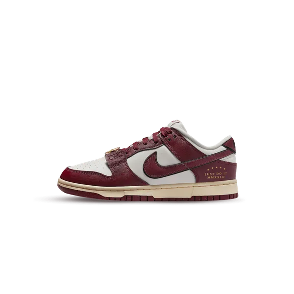 Nike Nike Dunk Low SE Just Do It Sail Team Red (W) — vergelijk prijzen bij 1 winkel