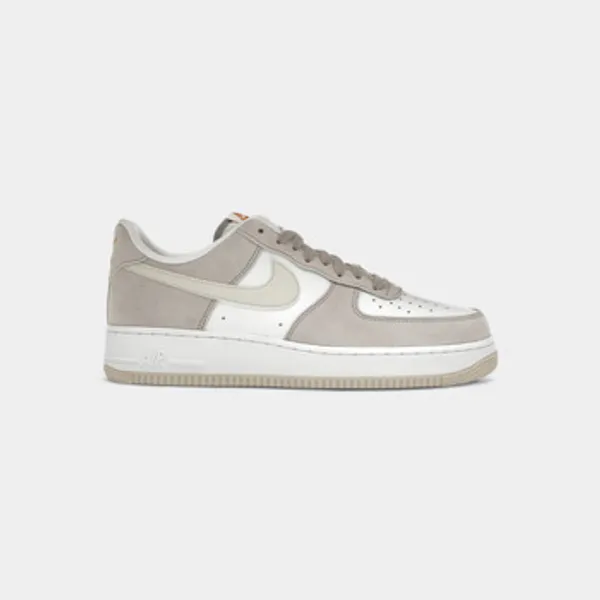 Lage Sneakers Nike Air Force 1 Low '07 College Grey Light Orewood Brown