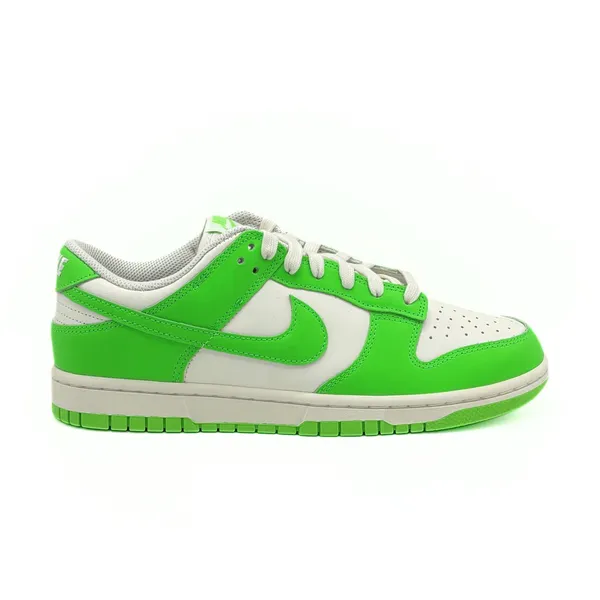 Nike Nike Dunk Low WMNS (Green Strike) — vergelijk prijzen bij 1 winkel