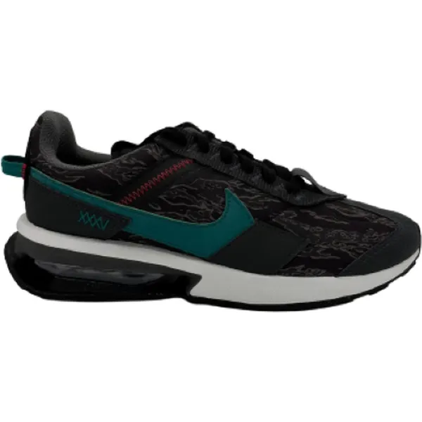 Nike Nike Pre-Day SE - Sneakers - Mannen - Zwart/Groen/Rood — vergelijk prijzen bij 1 winkel