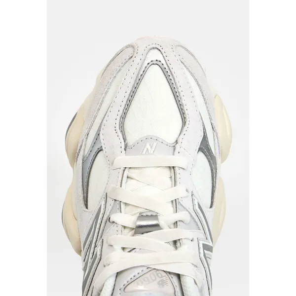New Balance 9060 Grijs