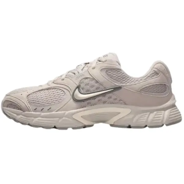 Nike V5 RNR Sneakers Dames Bruin 40.5