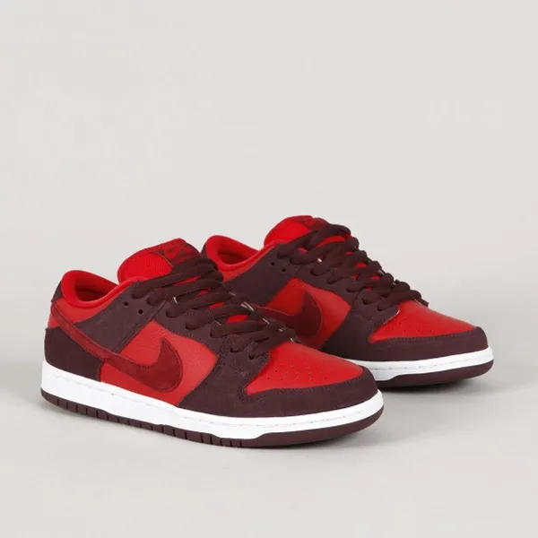 Nike Nike SB Dunk Low Cherry/Burgundy Crush 46 — vergelijk prijzen bij 1 winkel